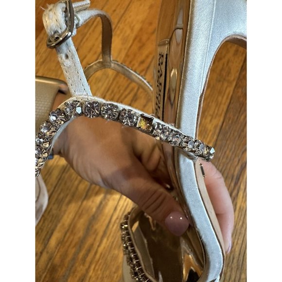 Badgley Mischka Marina Gemstone Stiletto White Size 8 - Picture 7 of 10